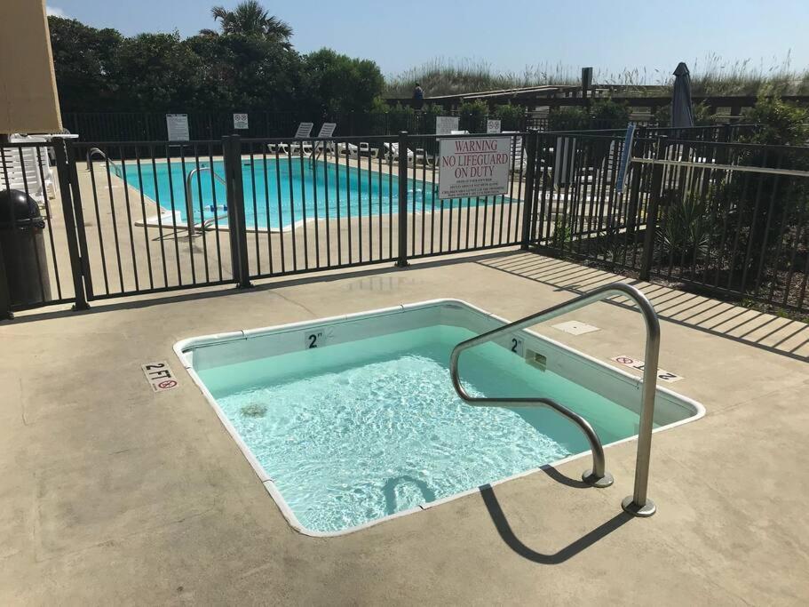 Oceanfront * Pool * Elevator * Boardwalk Leilighet Carolina Beach Eksteriør bilde